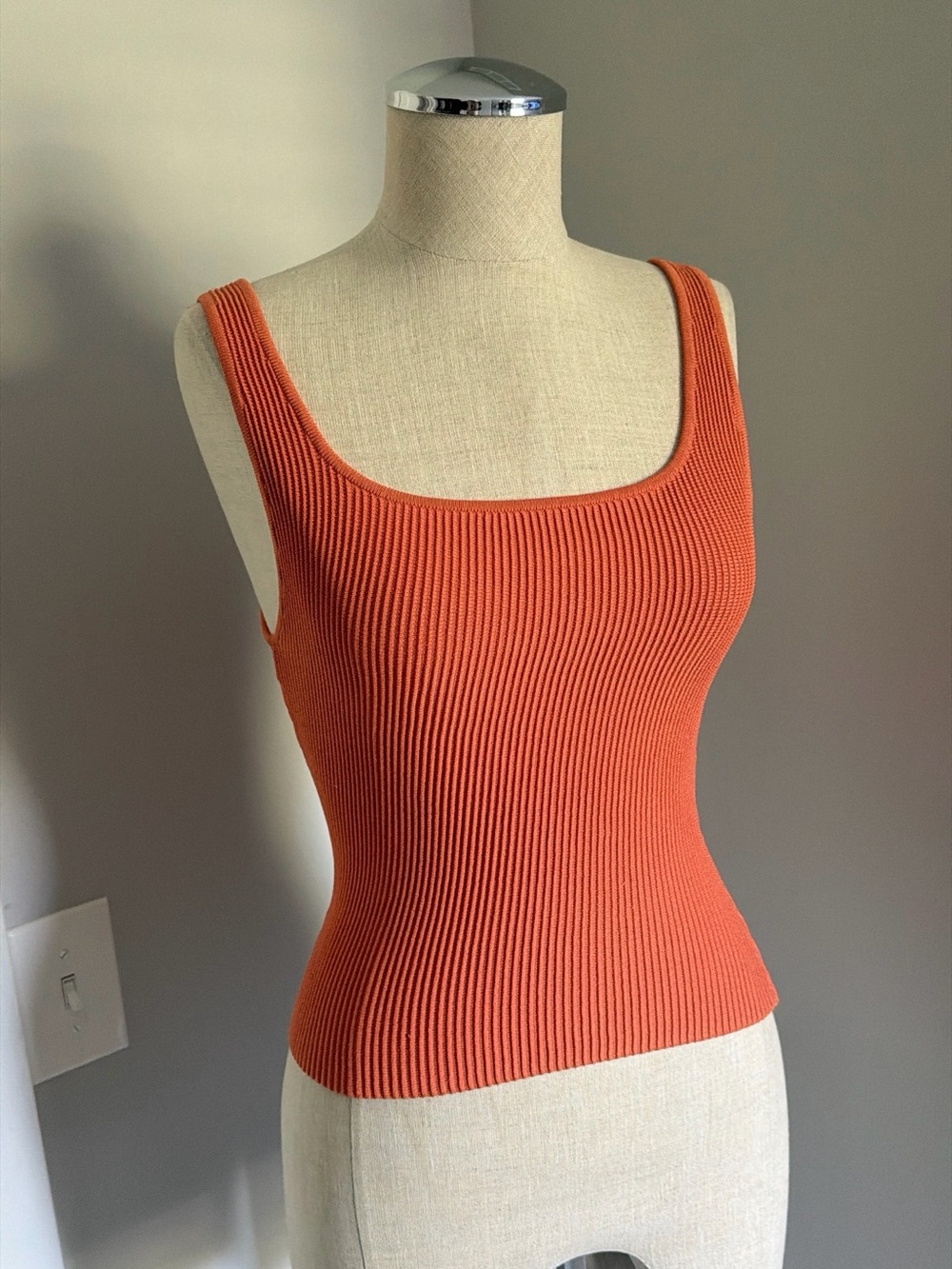 Babaton Orange Ribbed Knit Square Neck Wide Strap Tank Top Women’s XS